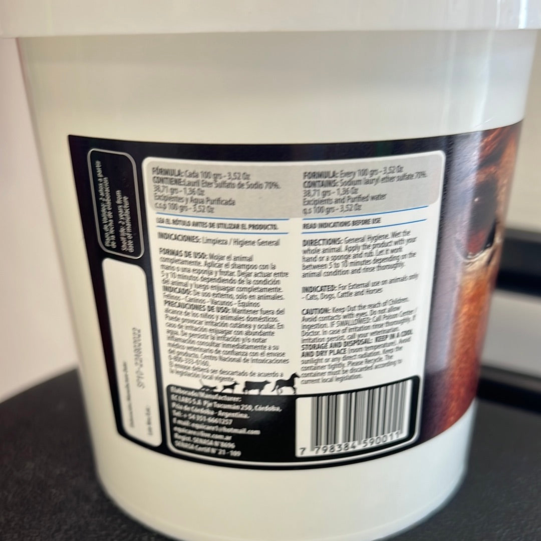 Equi Care Balanced Shampoo 900 grams